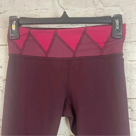Lululemon Women's Size 4 Burgundy Berry Waistband Crop Leggings Active Yoga Run - Picture 2 of 6